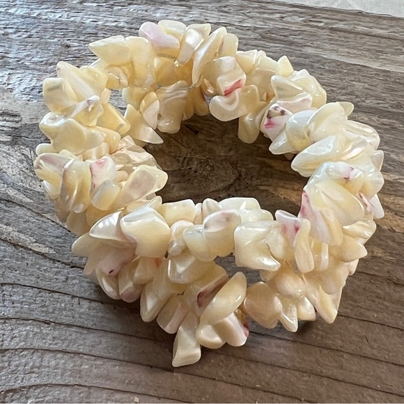 VINTAGE 1950s Sea Shell stretch cuff bracelet - Picture 14 of 16